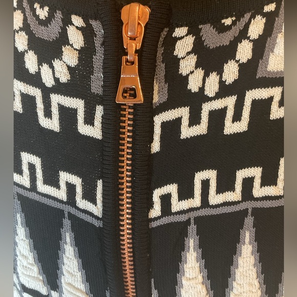 Milly Geometric Print Stretchy Knit Sleeveless  Dress with rose gold  Zipper. - Picture 3 of 10